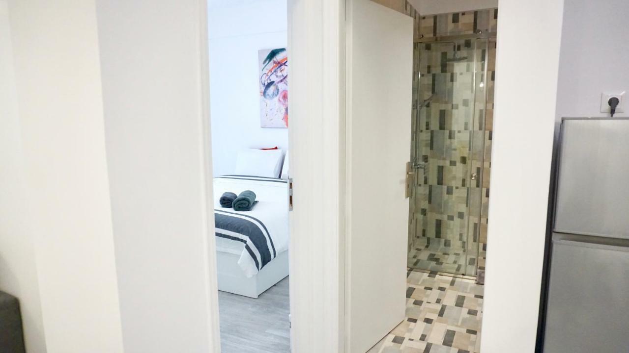 Urban Design Apt In Athena Bagian luar foto