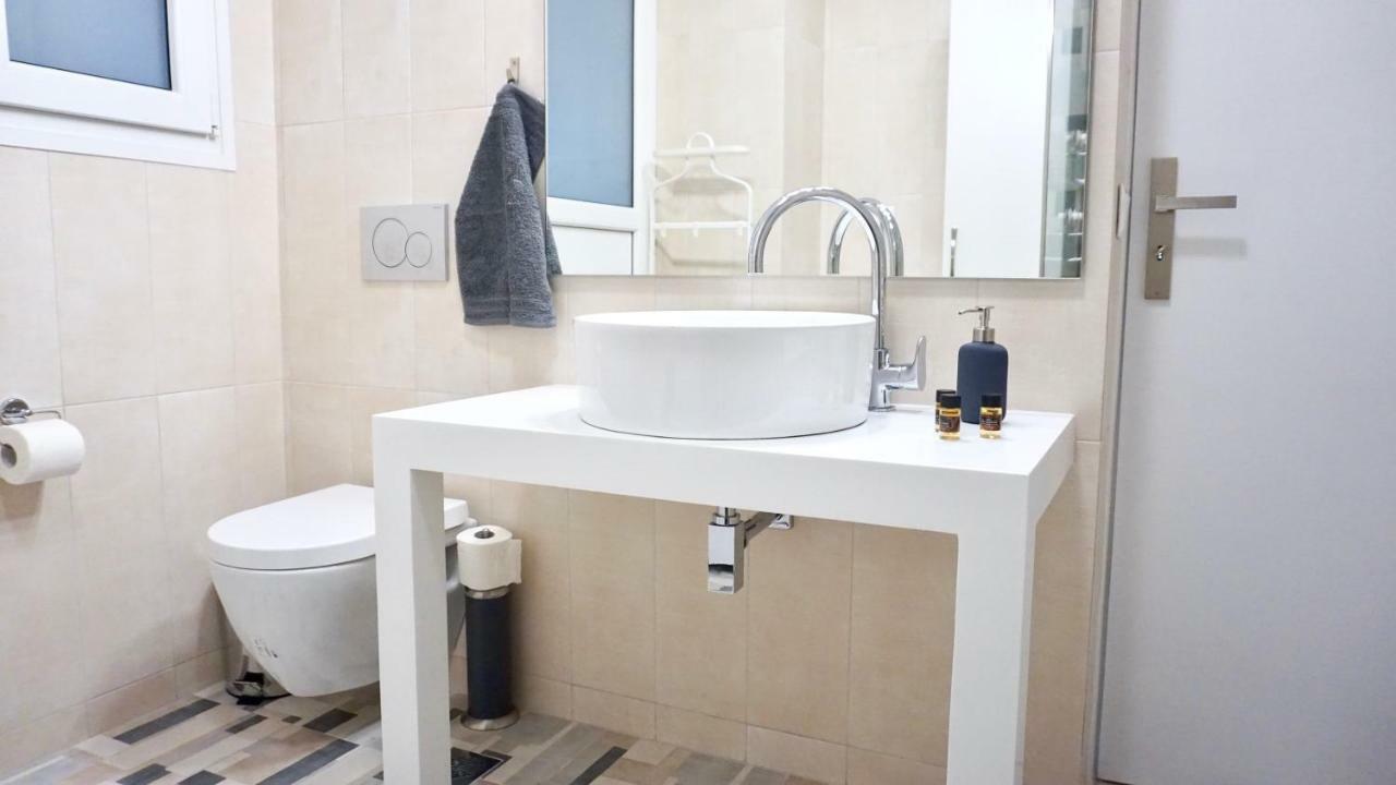 Urban Design Apt In Athena Bagian luar foto