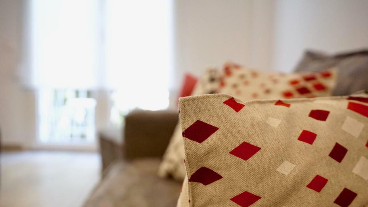 Urban Design Apt In Athena Bagian luar foto